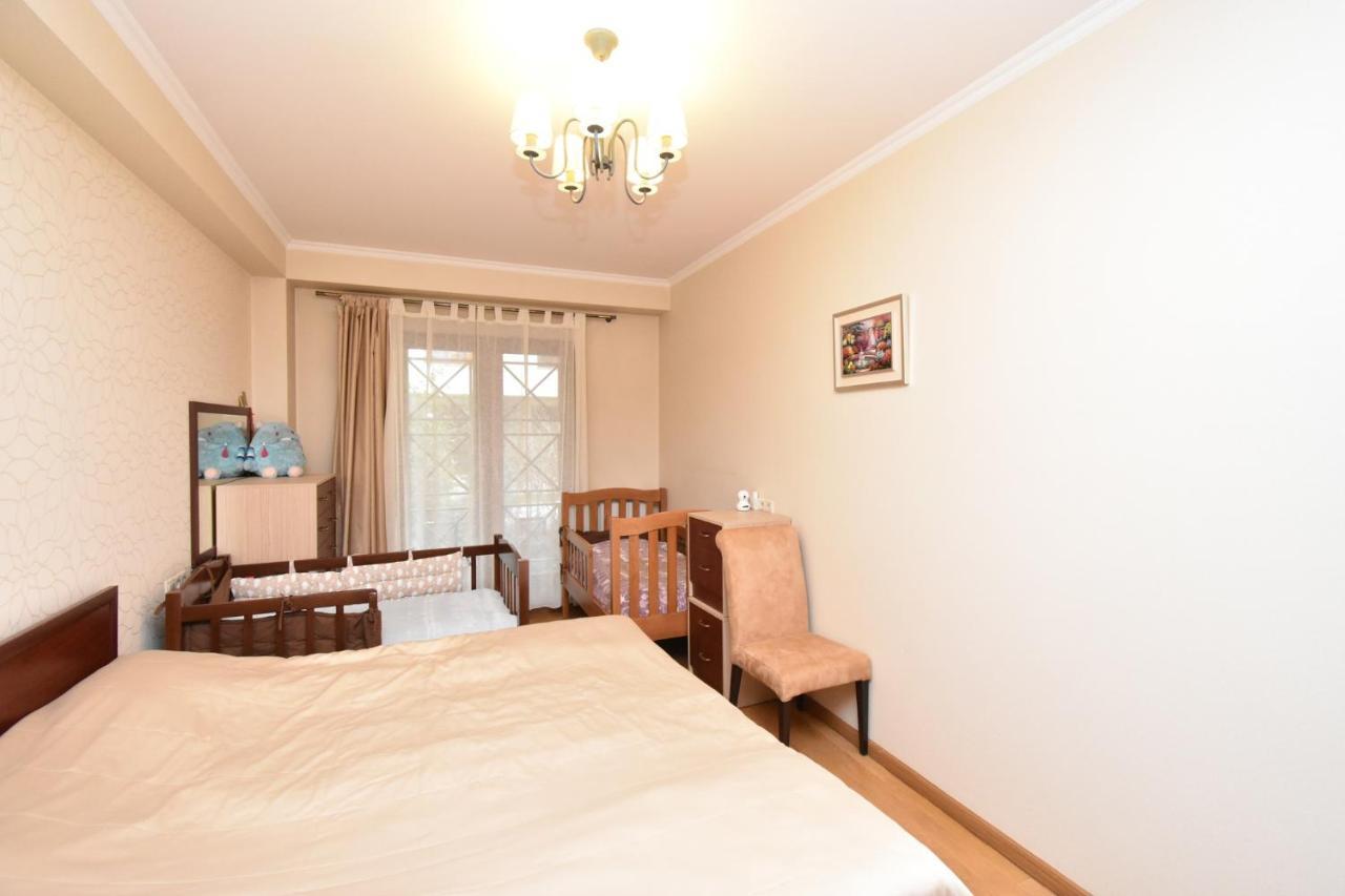 Dos Guest House Erivan Exterior foto