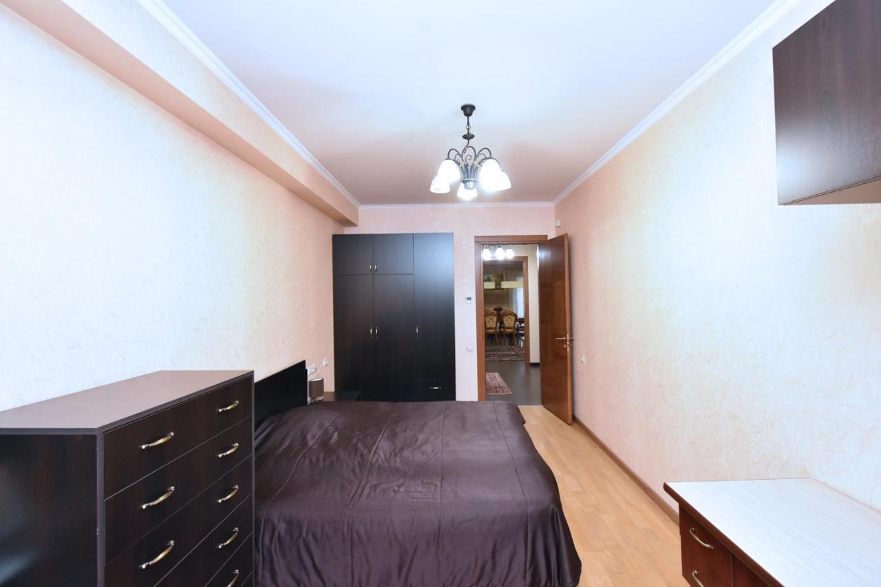 Dos Guest House Erivan Exterior foto