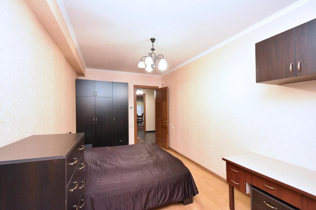 Dos Guest House Erivan Exterior foto