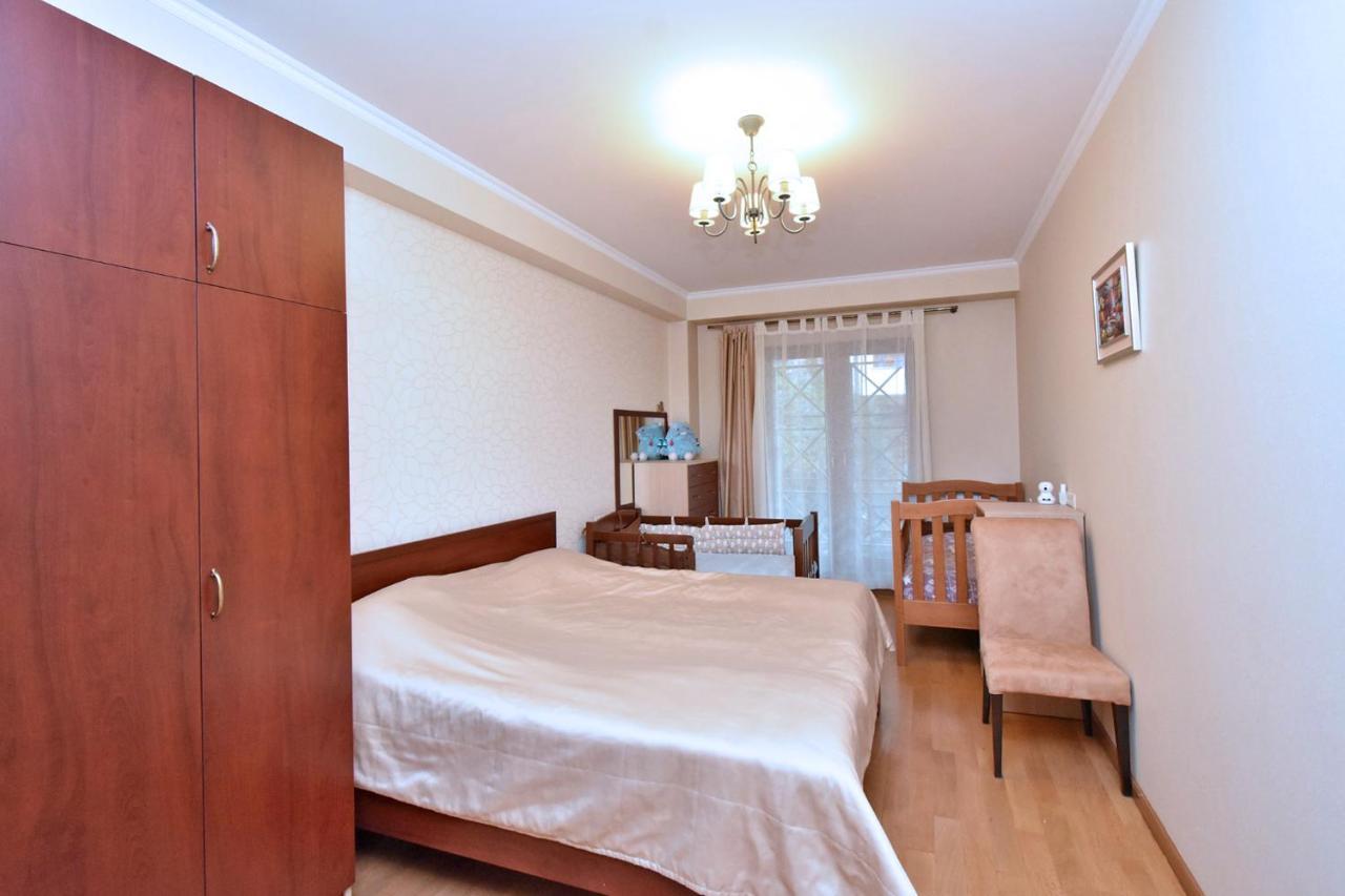 Dos Guest House Erivan Exterior foto