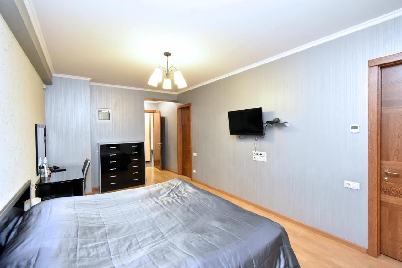 Dos Guest House Erivan Exterior foto